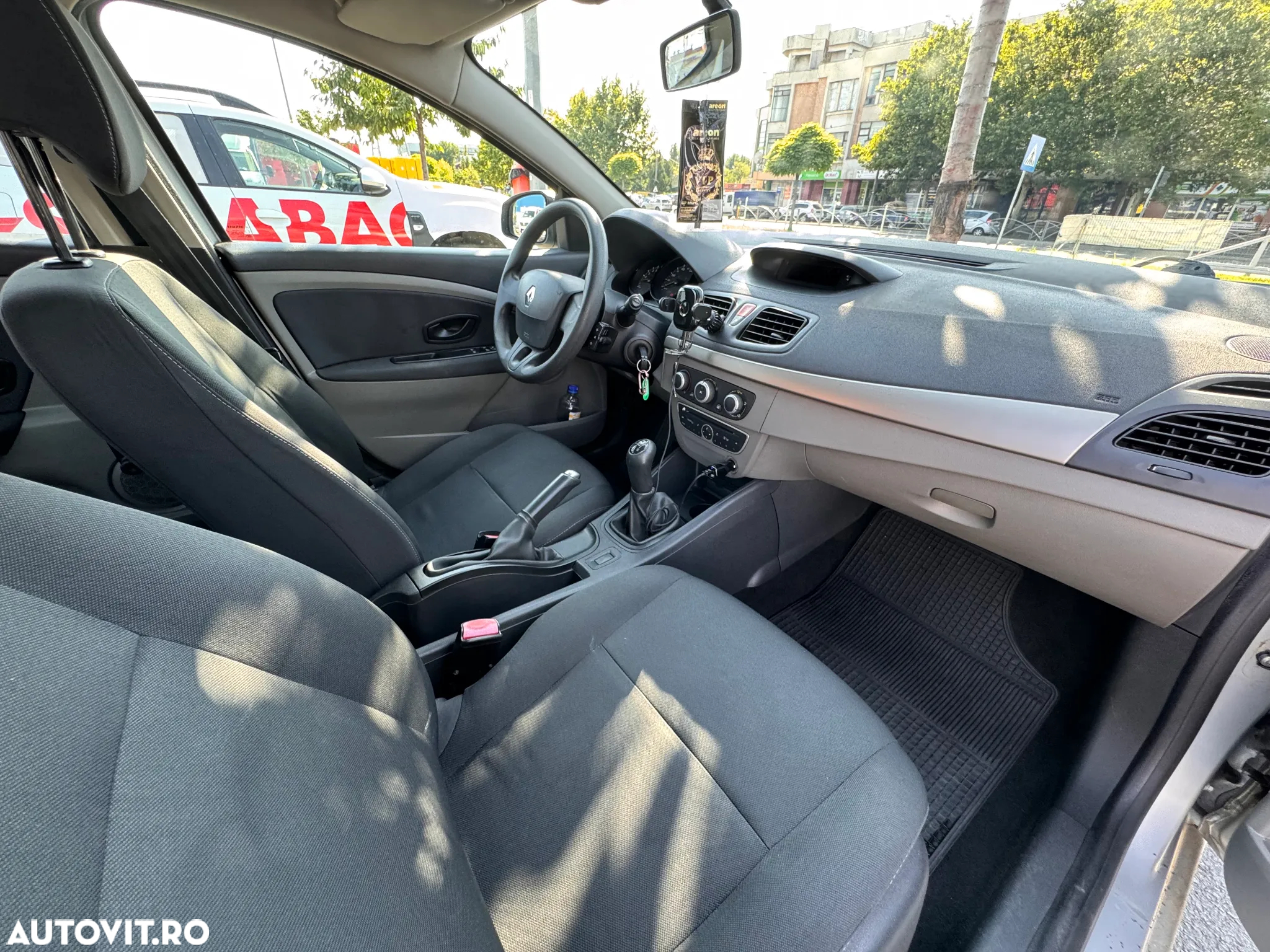 Renault Fluence 1.6 16V Authentique - 13