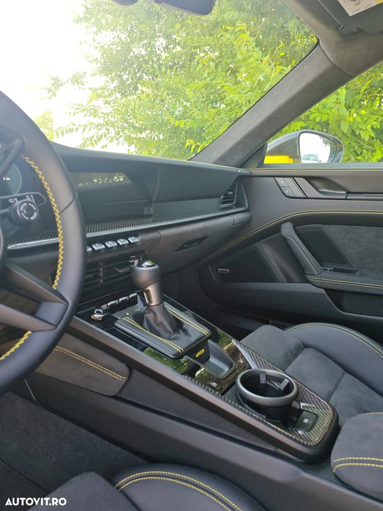 Porsche 911 2023 photo 4