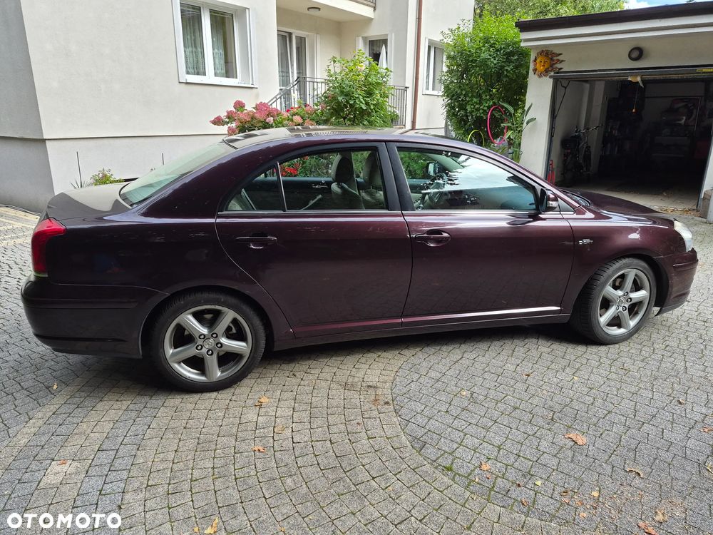 Toyota Avensis 2.2 D-4D X Premium - 2