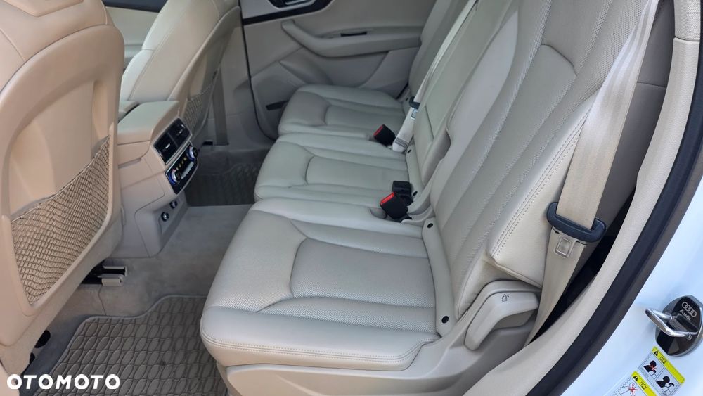 Audi Q7 3.0 TFSI Quattro Tiptronic - 32