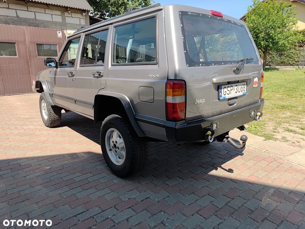 Jeep Cherokee - 3