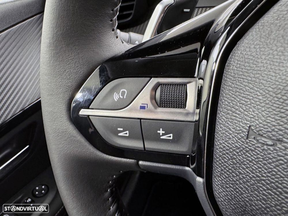 Peugeot 208 1.2 Hybrid Allure e-DCS6 - 13