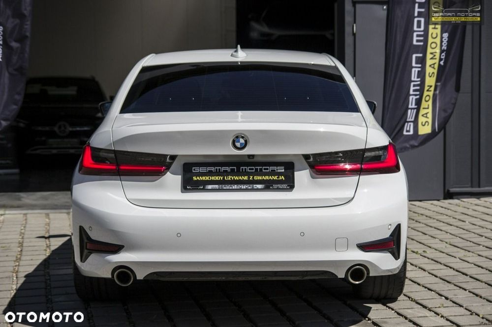 BMW Seria 3 318i Sport Line - 18