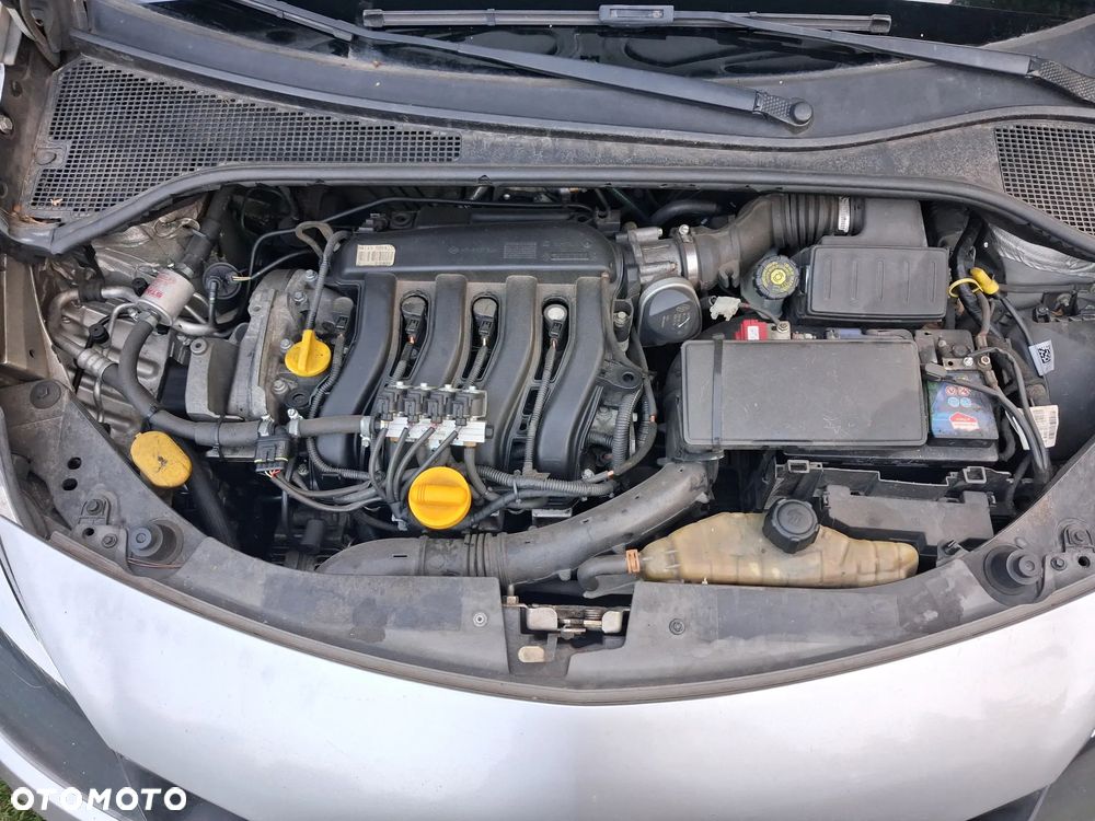 Renault Clio - 25
