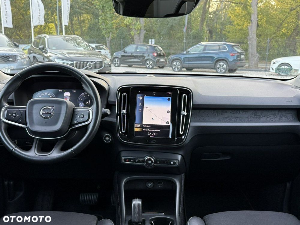 Volvo XC 40 T3 Momentum Pro - 26