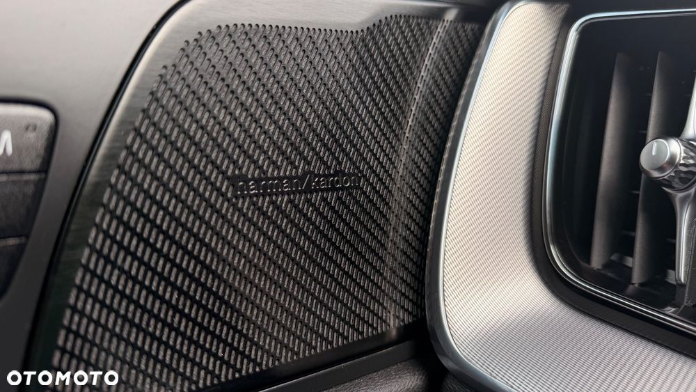 Volvo XC 60 B4 D AWD R-Design - 15