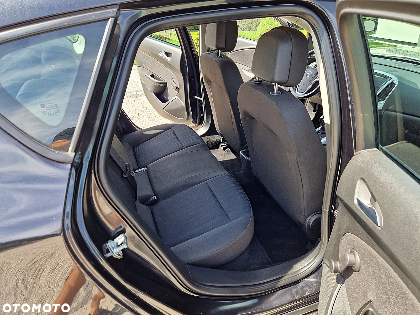 Opel Astra 1.4 150 Jahre - 12