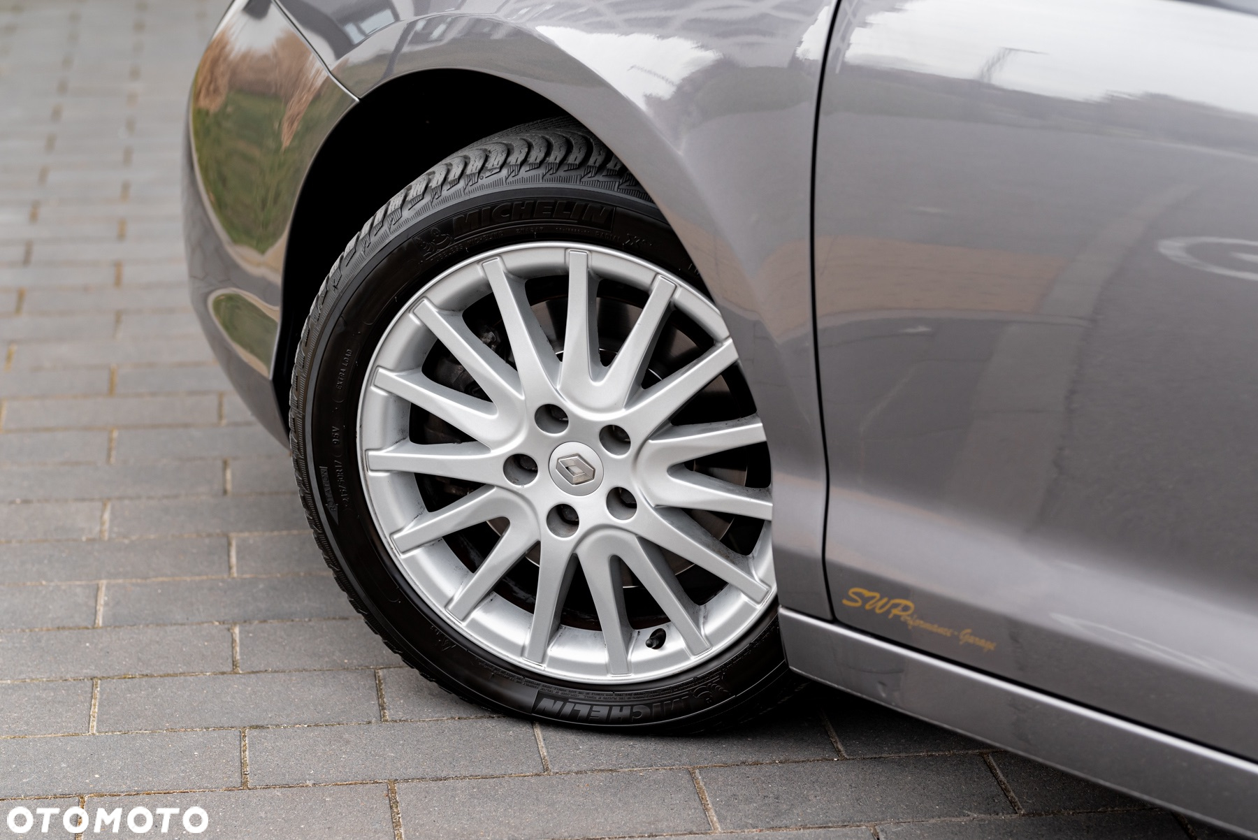 Renault Laguna Coupe V6 dCi 235 FAP GT - 13
