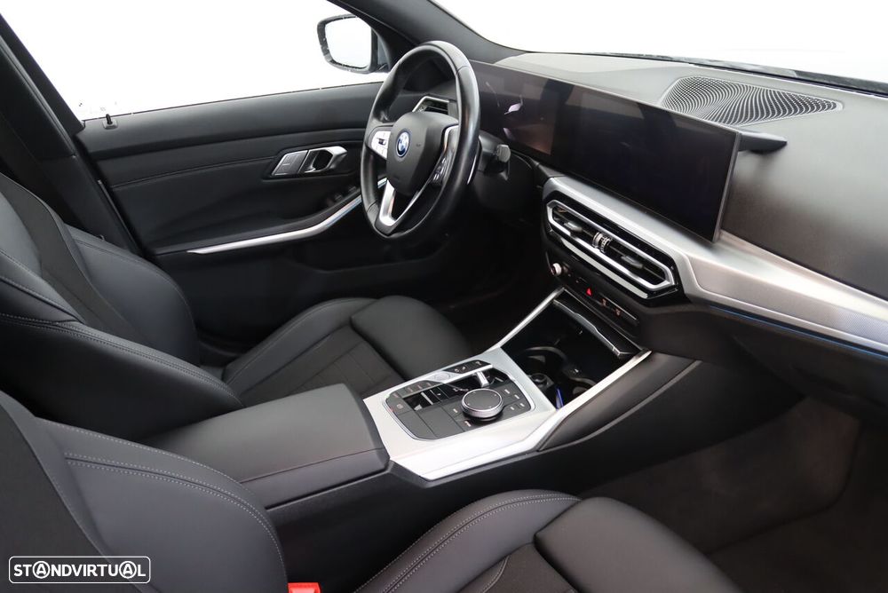 BMW 330 e Line Sport Auto - 3