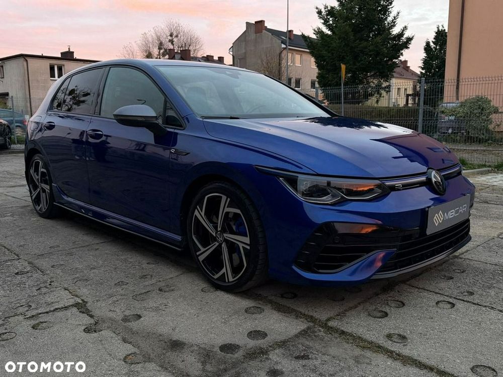 Volkswagen Golf - 8