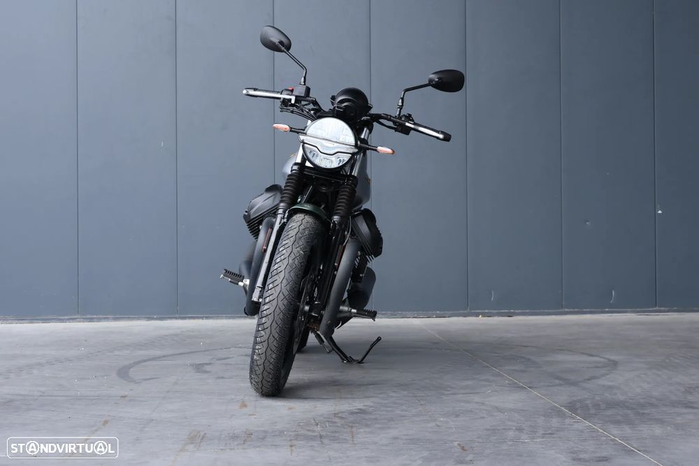 Moto Guzzi V7 850 Stone Centenario (edição especial) - 2