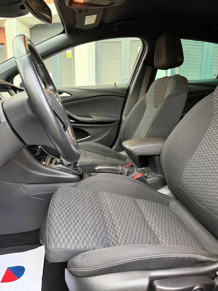 Opel Astra 1.6 T Enjoy S&S - 32