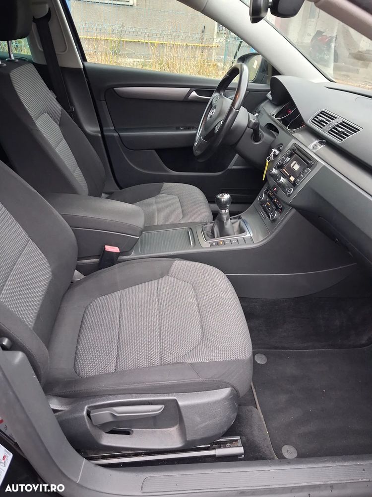 Volkswagen Passat 2.0 TDI BlueMotion Technology DPF Comfortline - 9