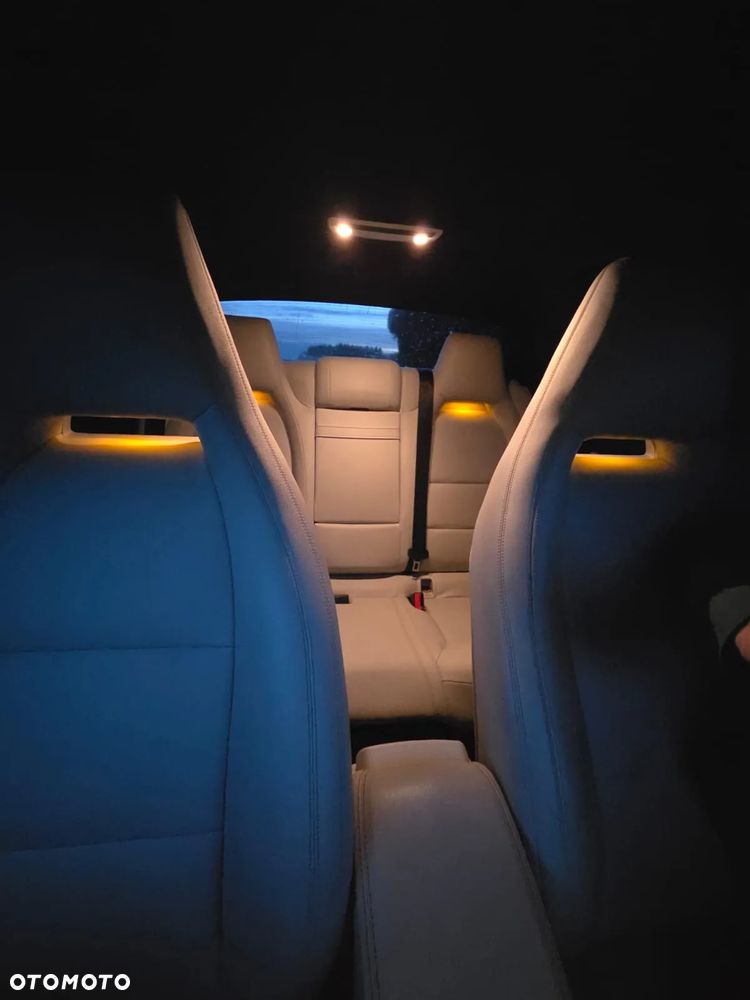 Mercedes-Benz CLA 250 7G-DCT - 14