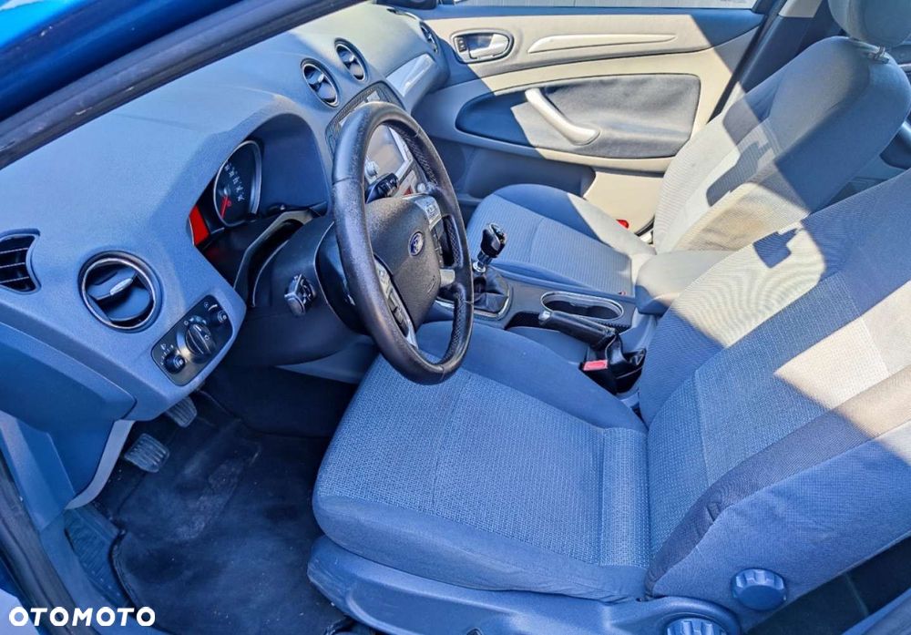 Ford Mondeo - 12