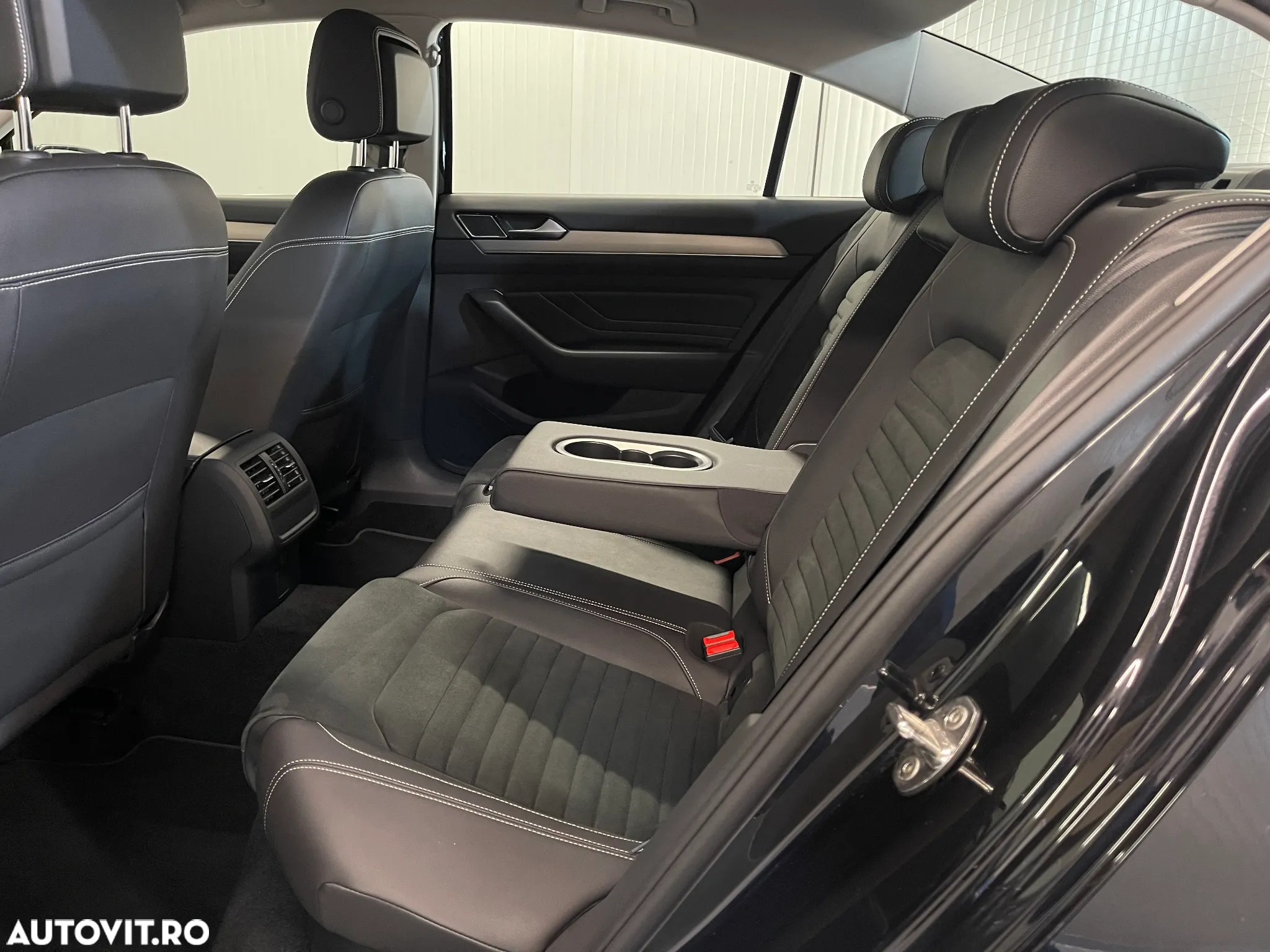 Volkswagen Passat 2.0 TDI DSG Highline - 11