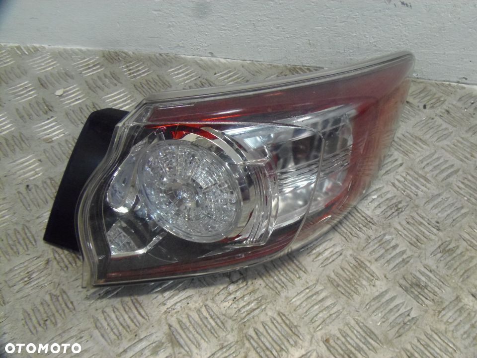 LAMPA PRAWA TYŁ TYLNA W BŁOTNIK MAZDA 3 II BL HB - 1