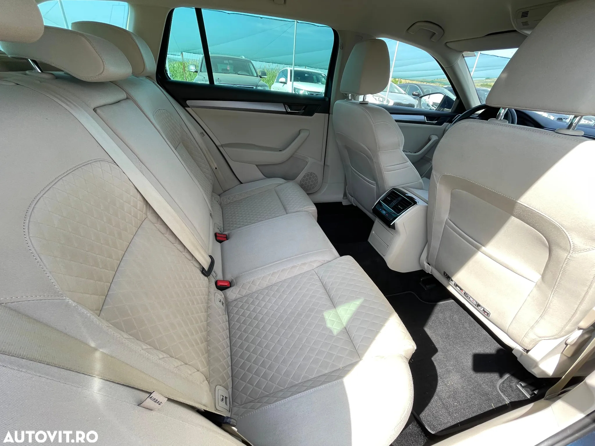 Skoda Superb Combi 2.0 TDI Style - 30