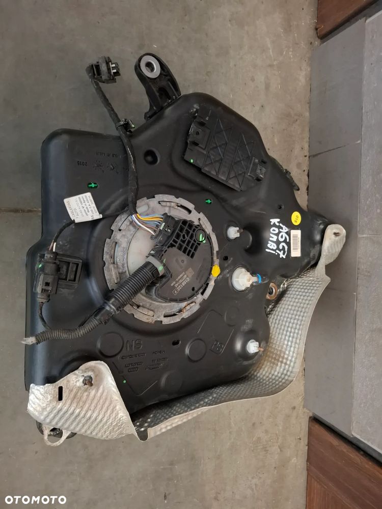 Zbiornik Adblue pompka Audi A6 C7 kombi lift 2015 roknr 4G0131877 - 1