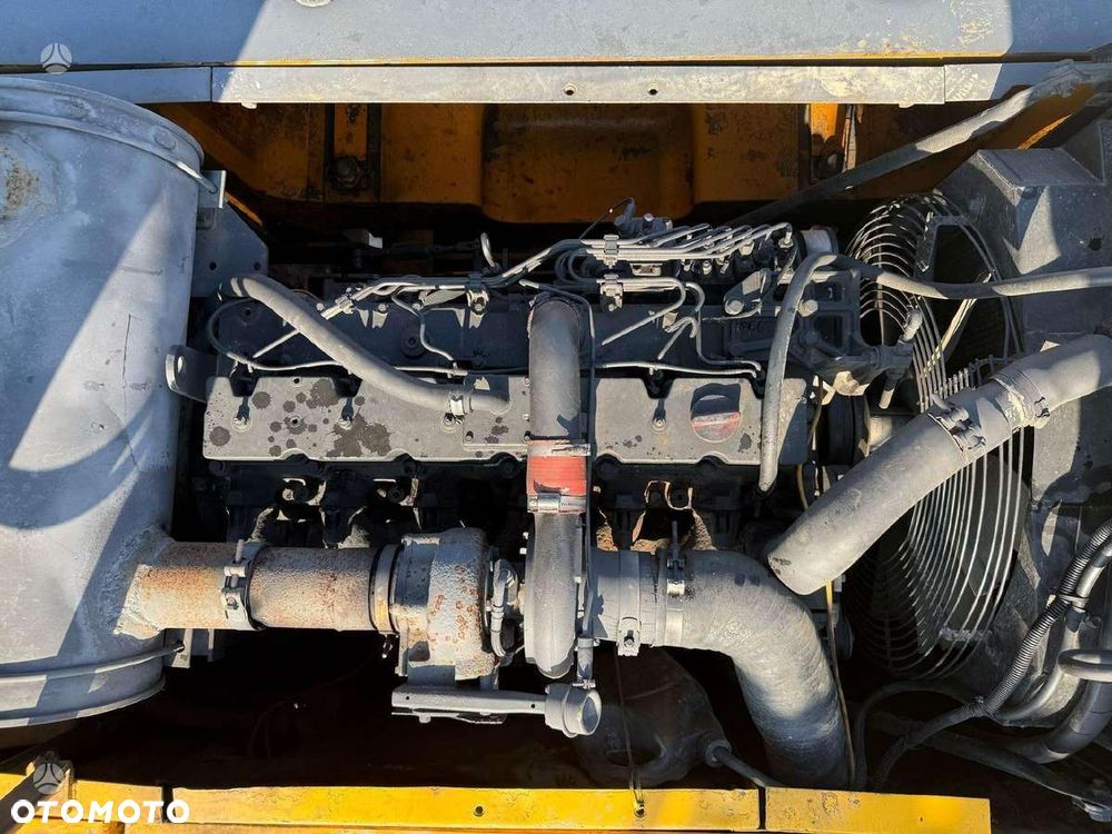 Volvo EC 240 LC - 16