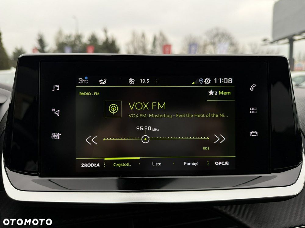 Peugeot 2008 1.5 BlueHDi Allure Pack S&S - 24