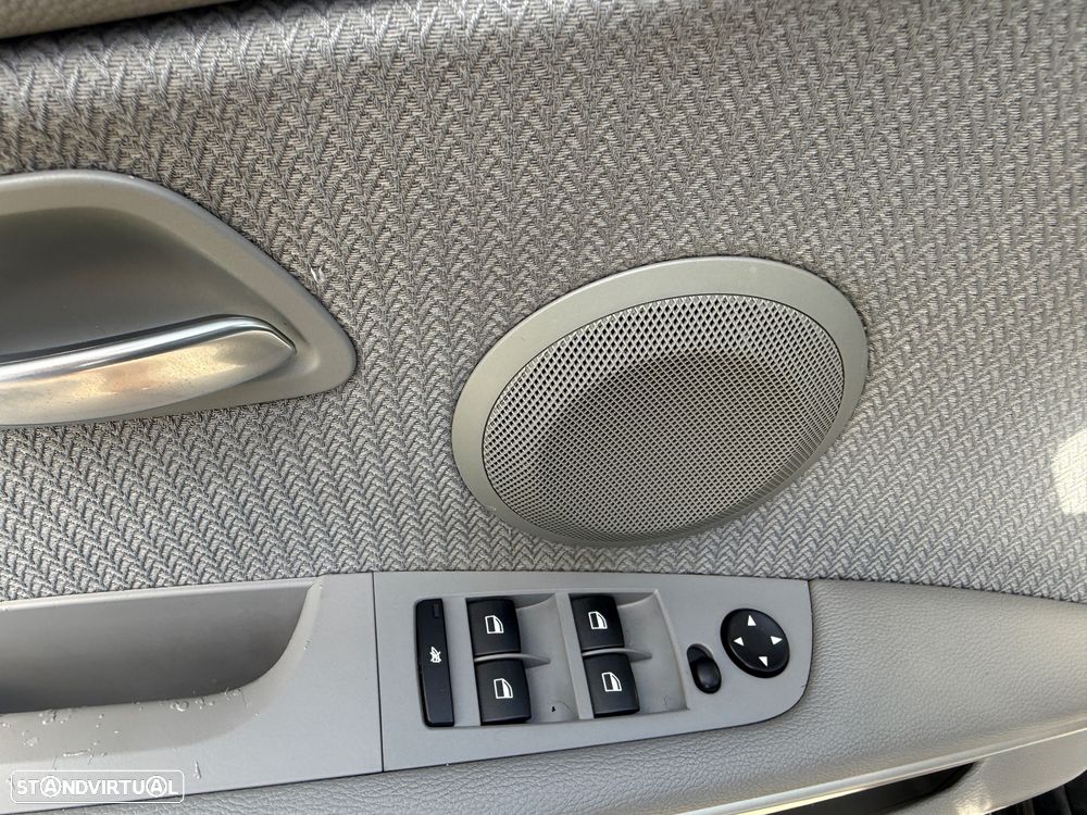 BMW 320 d DPF Blue Performance Edition Lifestyle - 31