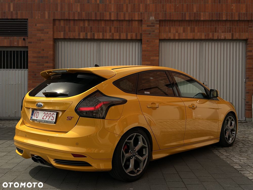 Ford Focus 2.0 EcoBoost ST mit Leder-Sport-Paket - 6