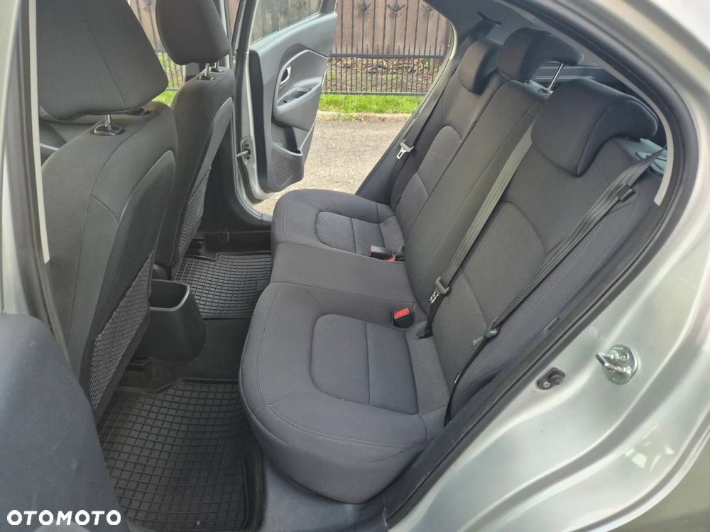 Kia Rio 1.2 Edition 7 - 13