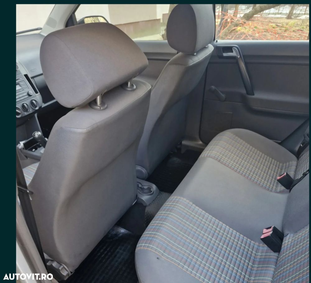 Volkswagen Polo 1.2 Attractive - 7