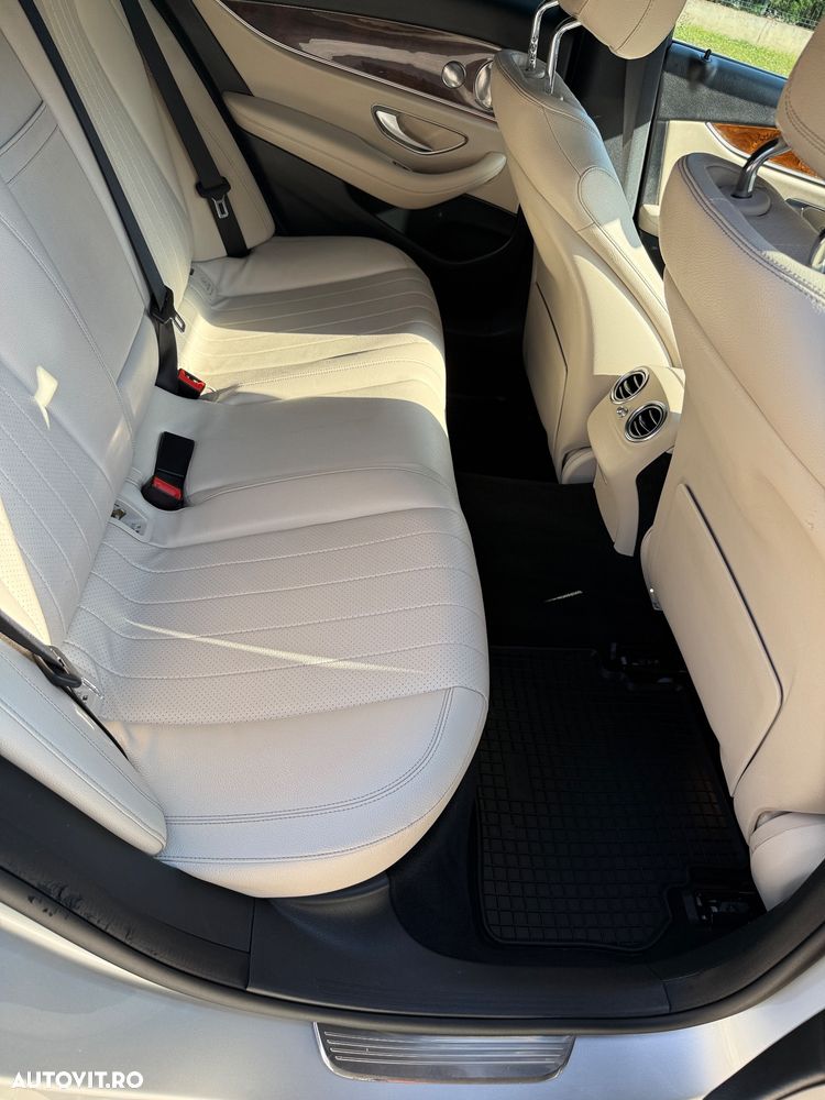 Mercedes-Benz E 300 Aut. - 24