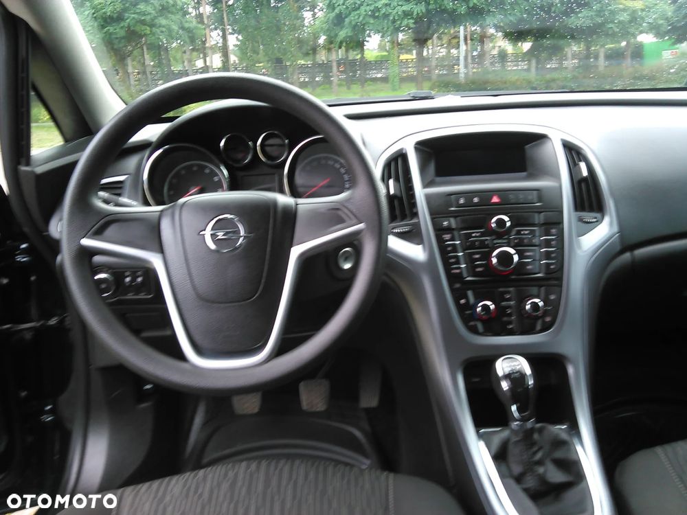 Opel Astra 1.6 Color Edition - 11