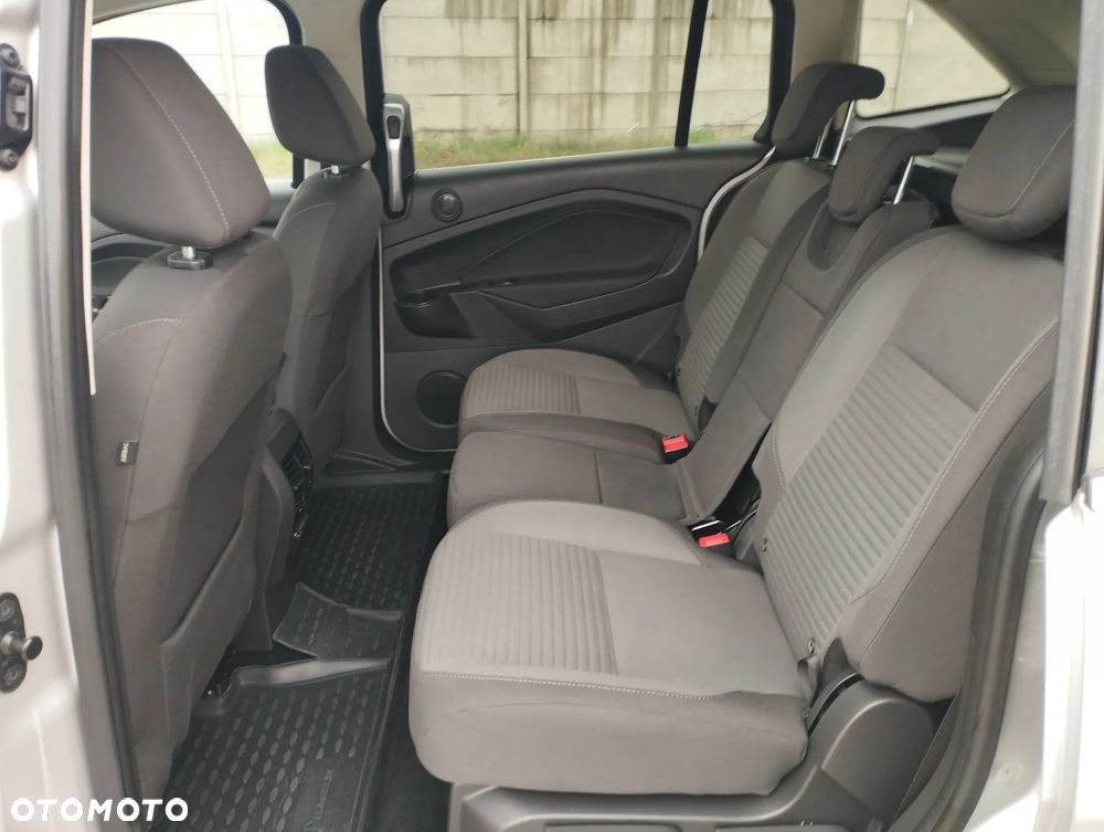 Ford Grand C-MAX - 13