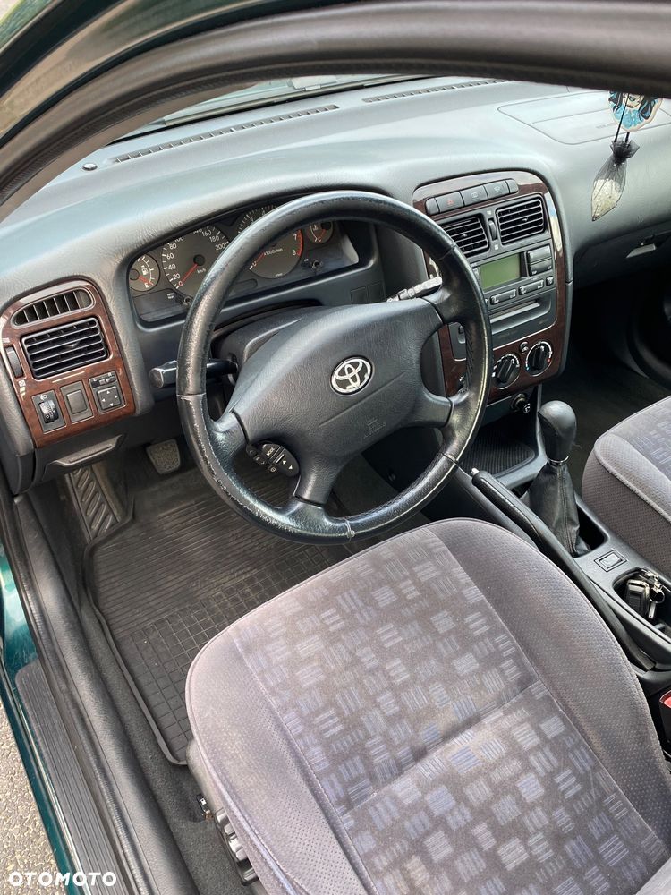 Toyota Avensis Liftback 00-03 - 8
