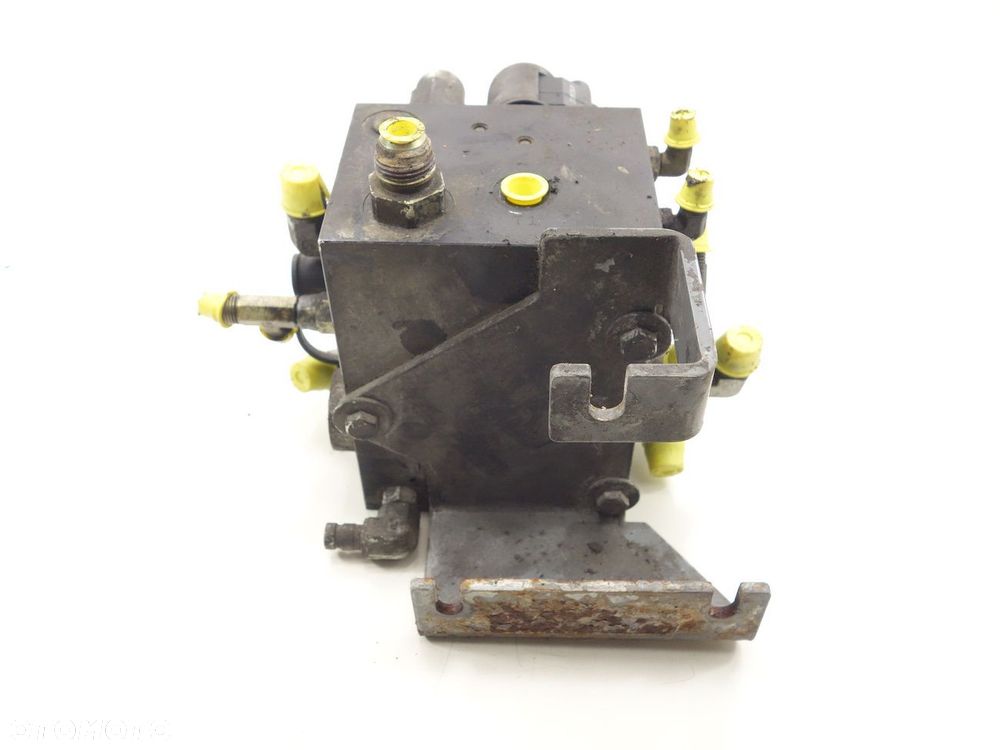 Zamiatarka Tennant M20 Rozdzielacz Hydrauliczny 1038566 - 5