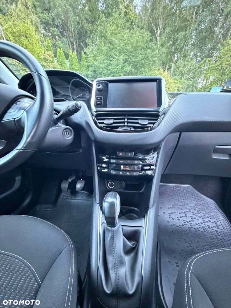 Peugeot 208 1.2 PureTech Style - 11