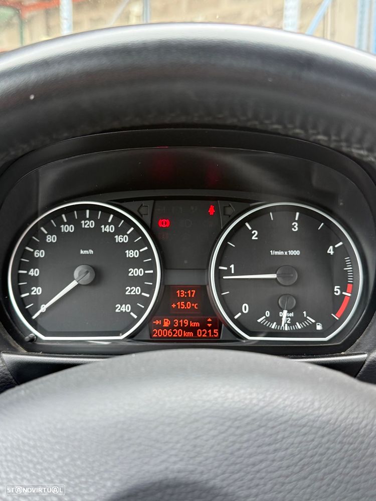 BMW 116 d Pack M - 12