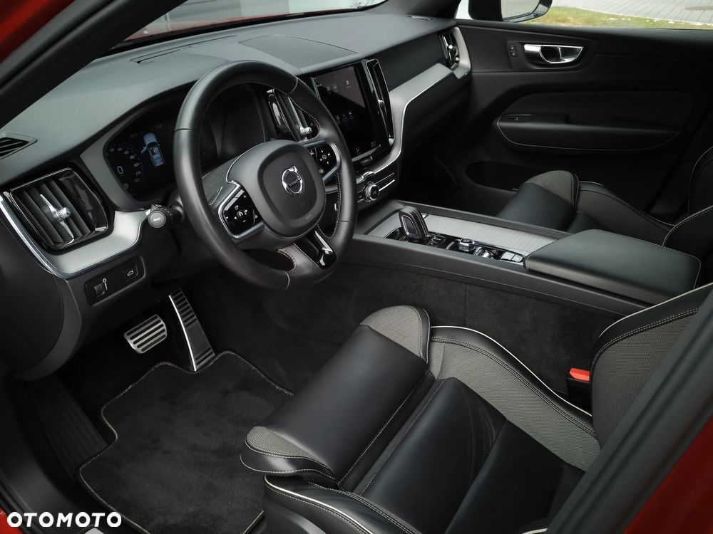 Volvo XC 60 B4 B R-Design - 10