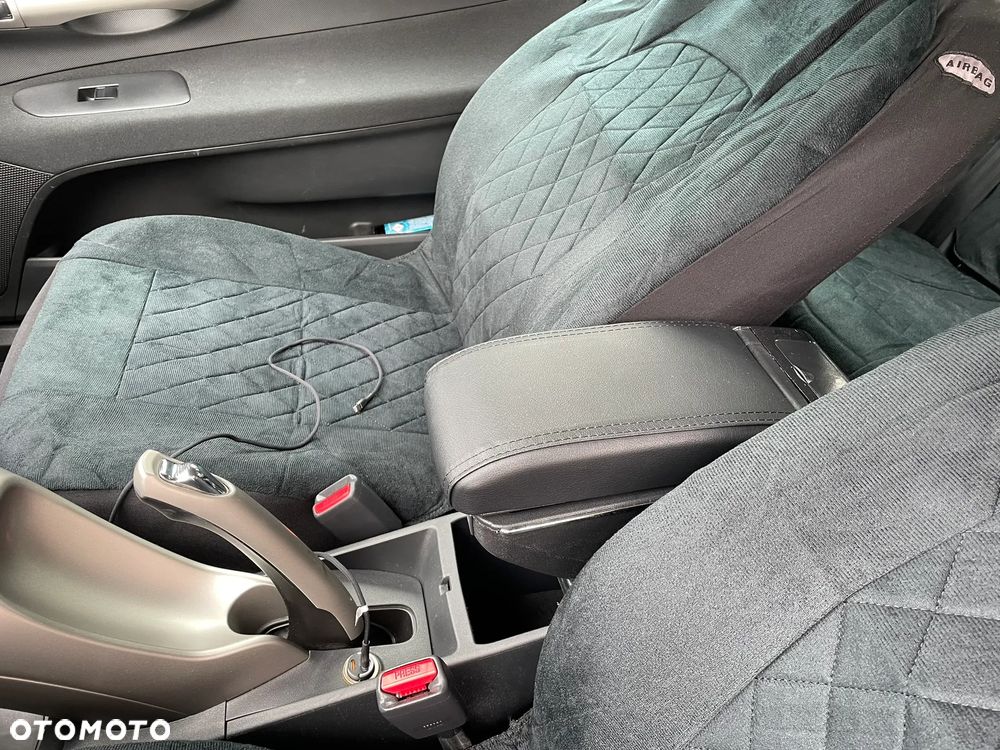 Toyota Auris 1.6 VVT-i Sol - 6