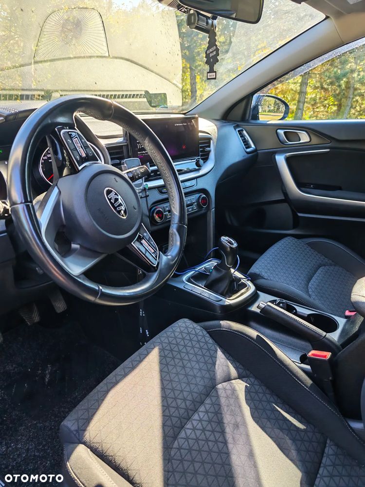 Kia Ceed - 8