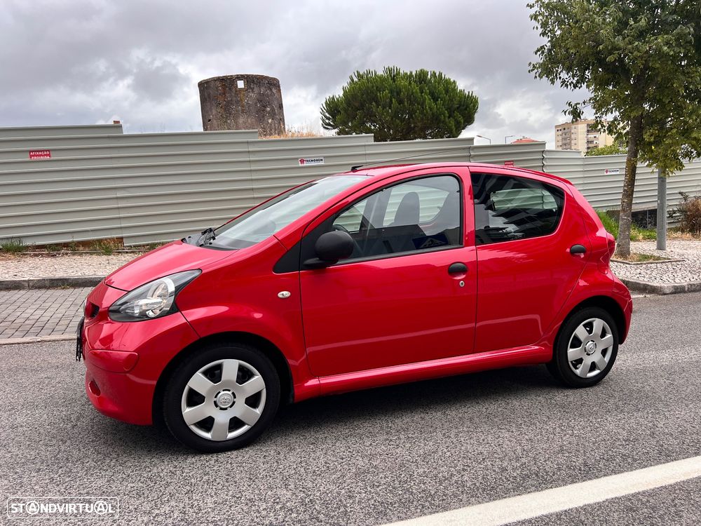 Toyota Aygo 1.0 + - 10