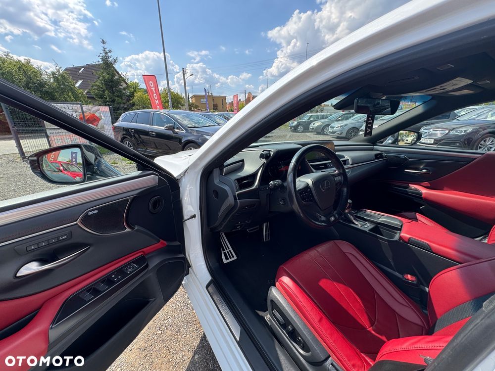 Lexus ES 300h F Sport - 5