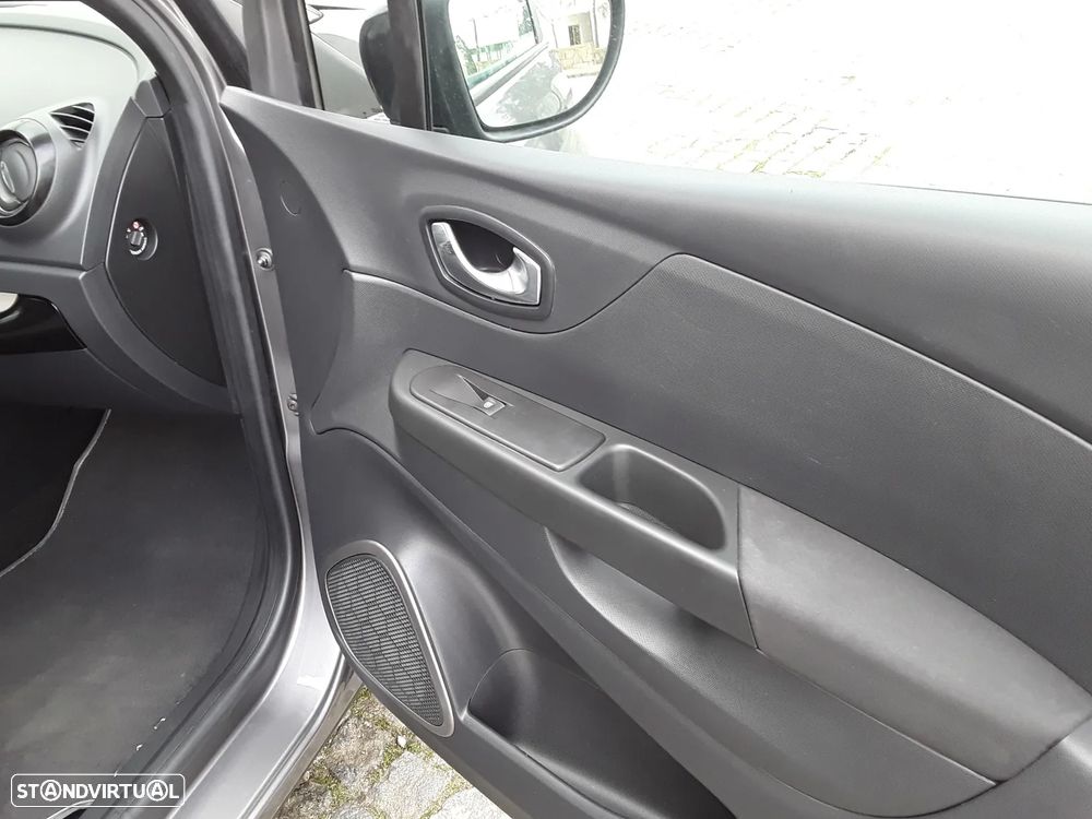 Renault Captur 1.5 dCi Exclusive - 24