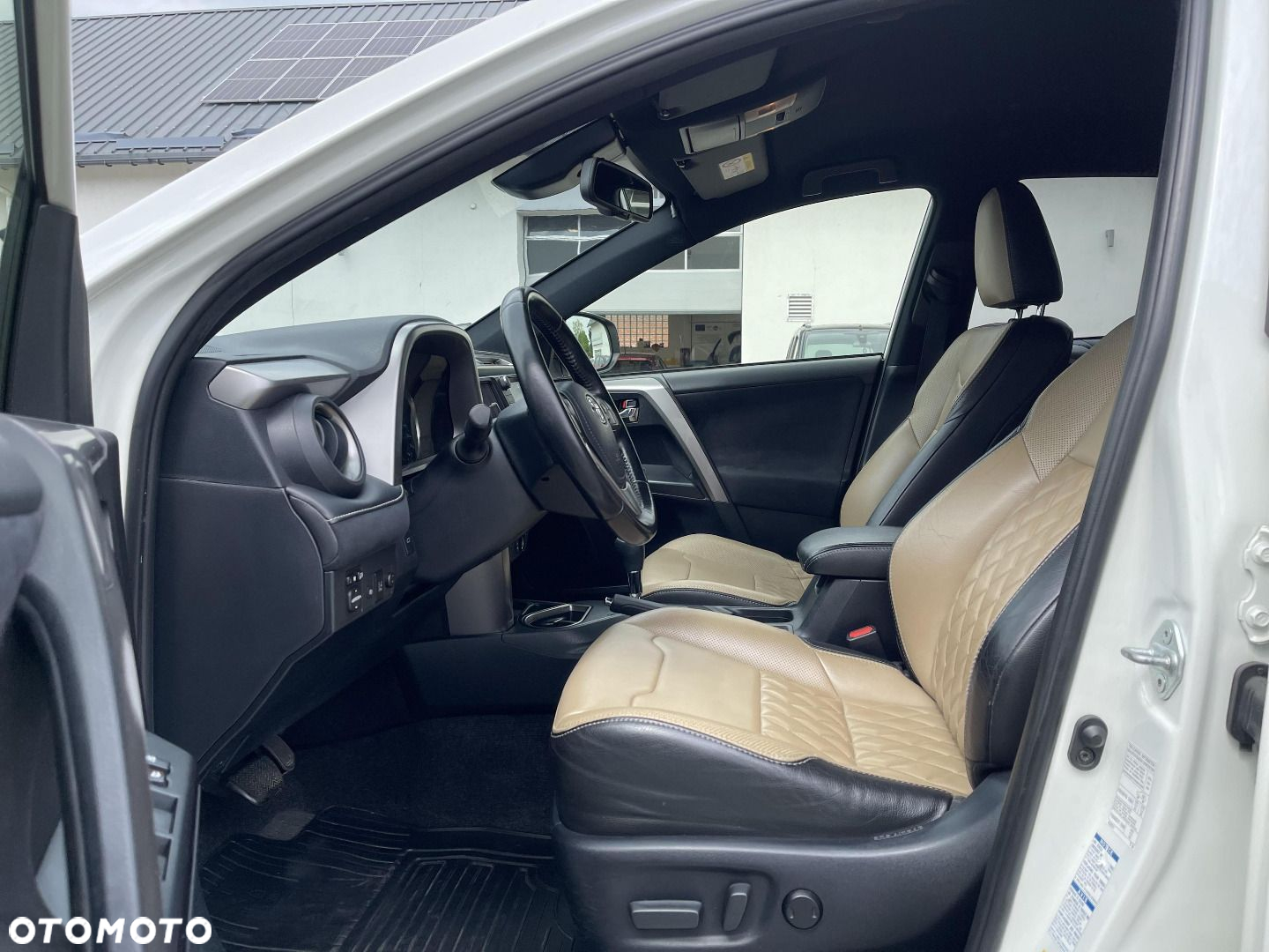 Toyota RAV4 - 8