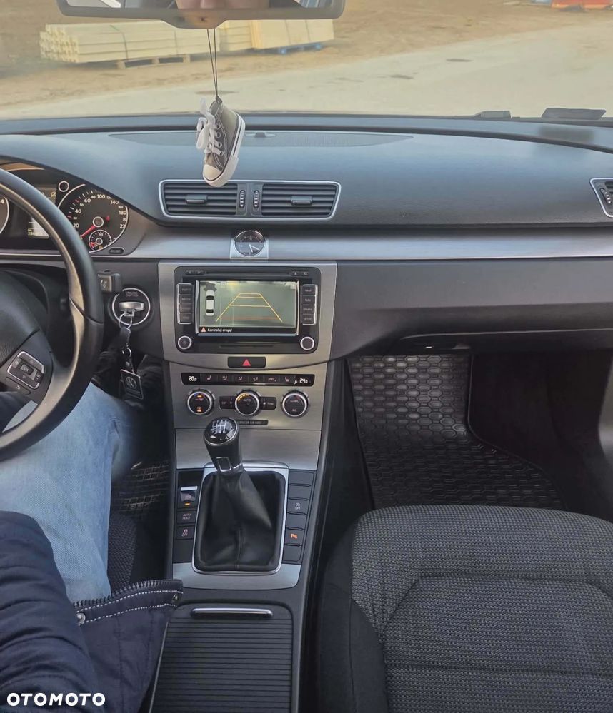Volkswagen Passat 2.0 TDI Comfortline - 6