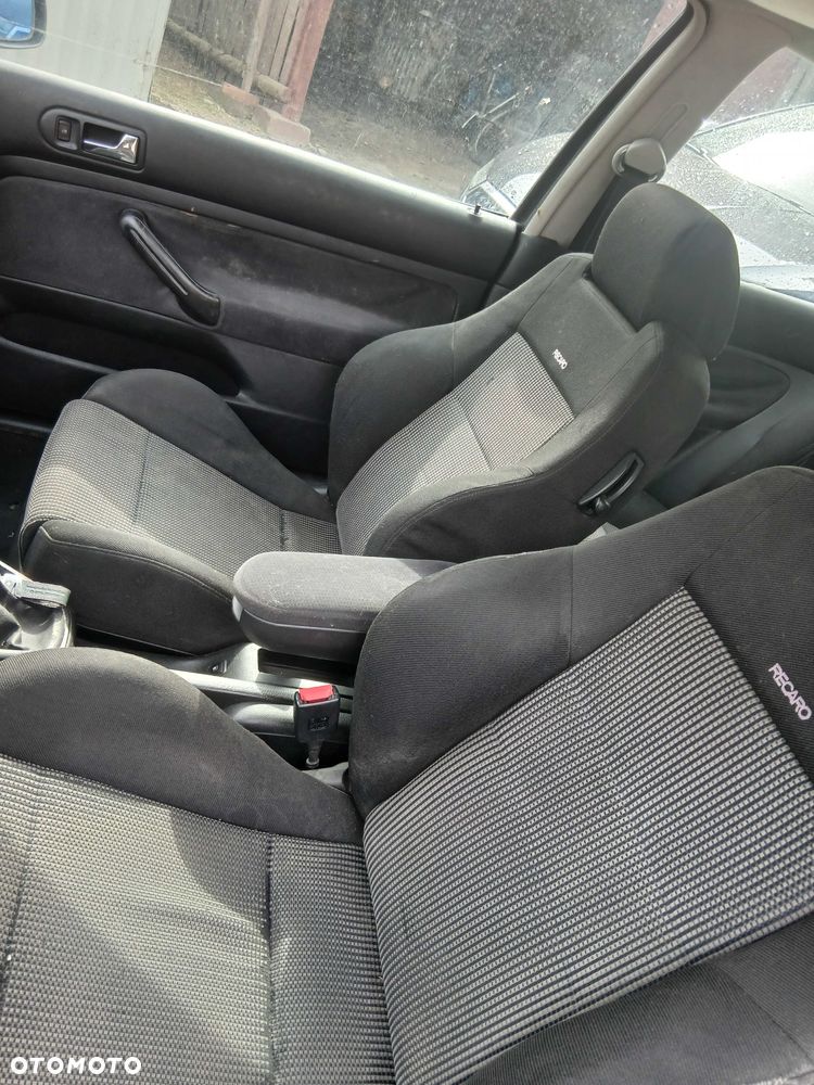 Volkswagen Golf - 5