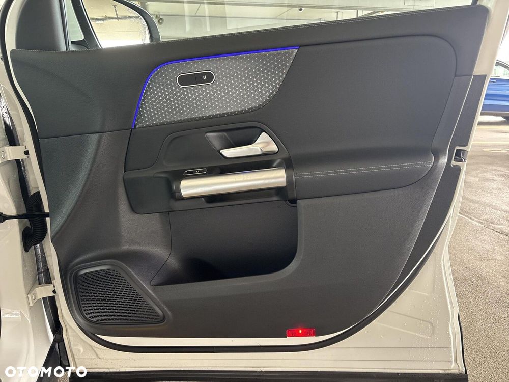 Mercedes-Benz GLA - 18