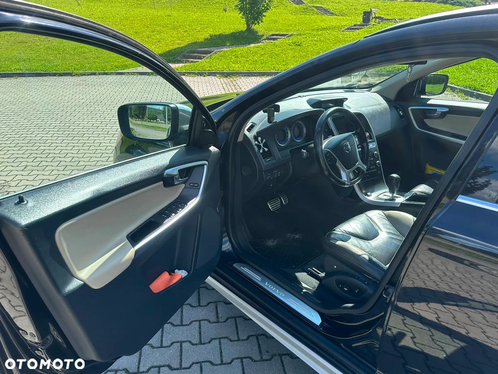 Volvo XC 60 T6 AWD RDesign - 7