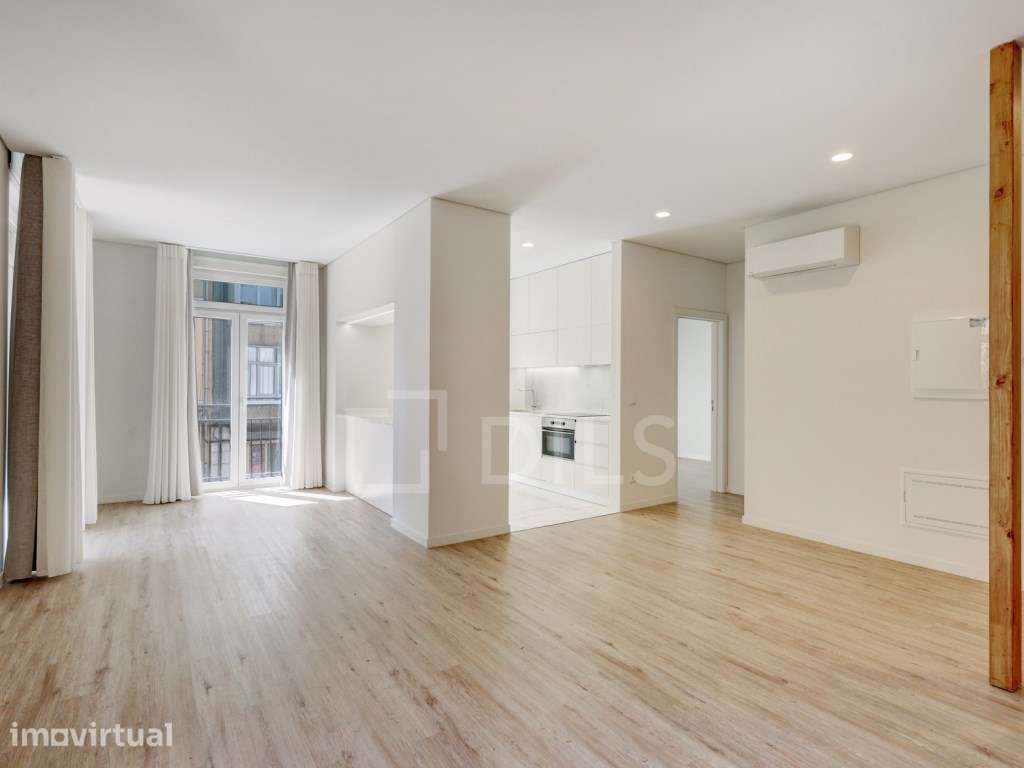 Apartamento T2 com terraço e estacionamento junto às Amoreiras - Grande imagem: 4/29