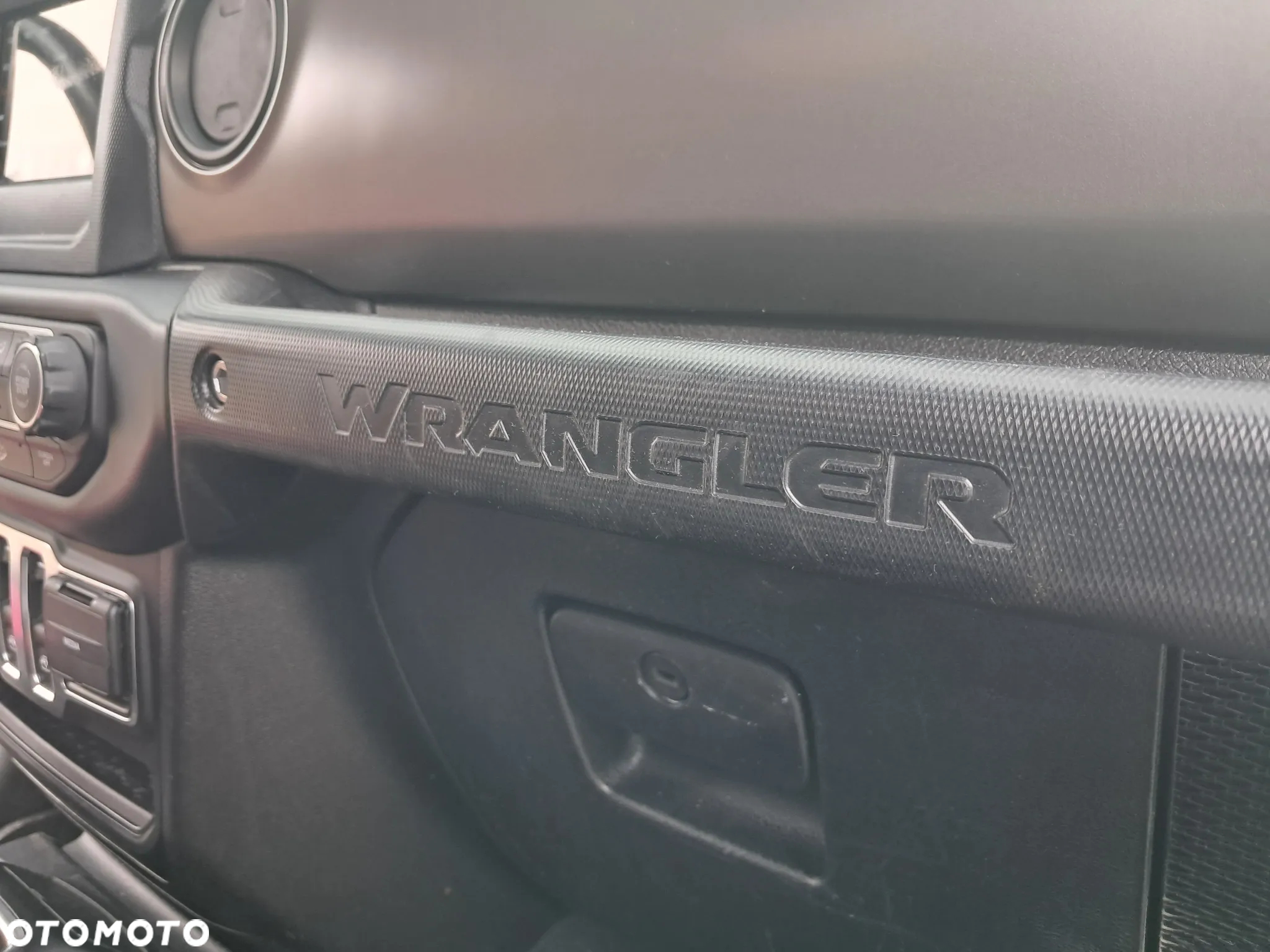 Jeep Wrangler - 23