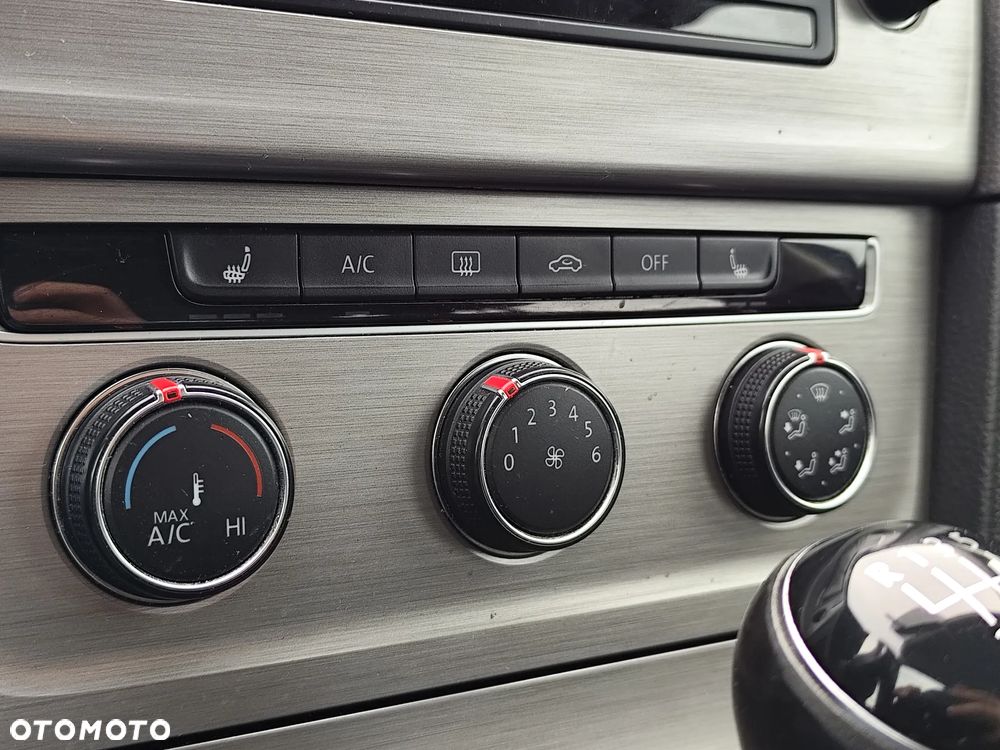 Volkswagen Golf 1.6 BlueTDI Comfortline - 12